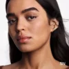24 timmars hållbarhet, smetar inte av sig, naturlig lyster, perfektionerande foundation 24 timmars hållbarhet, smetar inte av sig, naturlig lyster, perfektionerande foundation