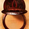The Shimmering Powder – 96 % naturligt framställda ingredienser The Shimmering Powder – 96 % naturligt framställda ingredienser